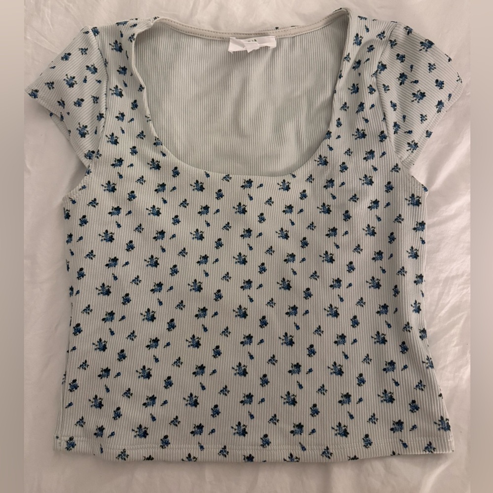 Live In The Moment White and Blue Floral Crop Top